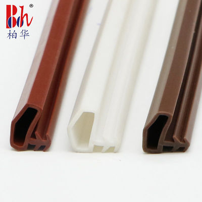 Δευτερεύον αυλάκι Weatherstrip πορτών PVC λουρίδων σφραγίδων πορτών cOem το ξύλινο δακτυλογραφεί διαμορφωμένη