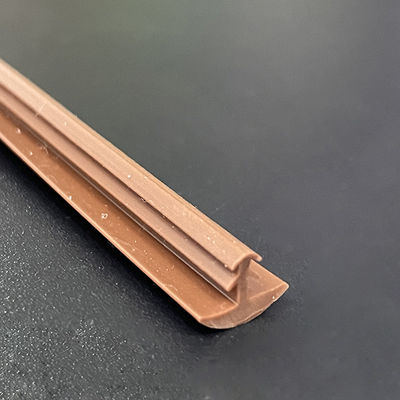 Στερεά Τ εγκατάσταση καιρικών λουρίδων PVC λουρίδων σφραγίδων πορτών μορφής ξύλινη εύκολη